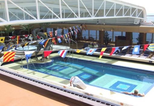 Piscina central del Noordam